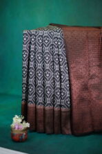 Amyra in Black and copper