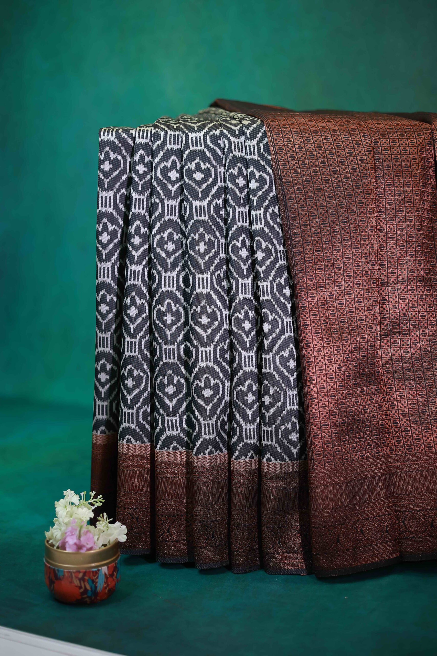 1Y9A9747-scaled-2.jpg Amyra in Black and copper - Image 1