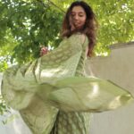 Poonguzhali (saree) - SY006