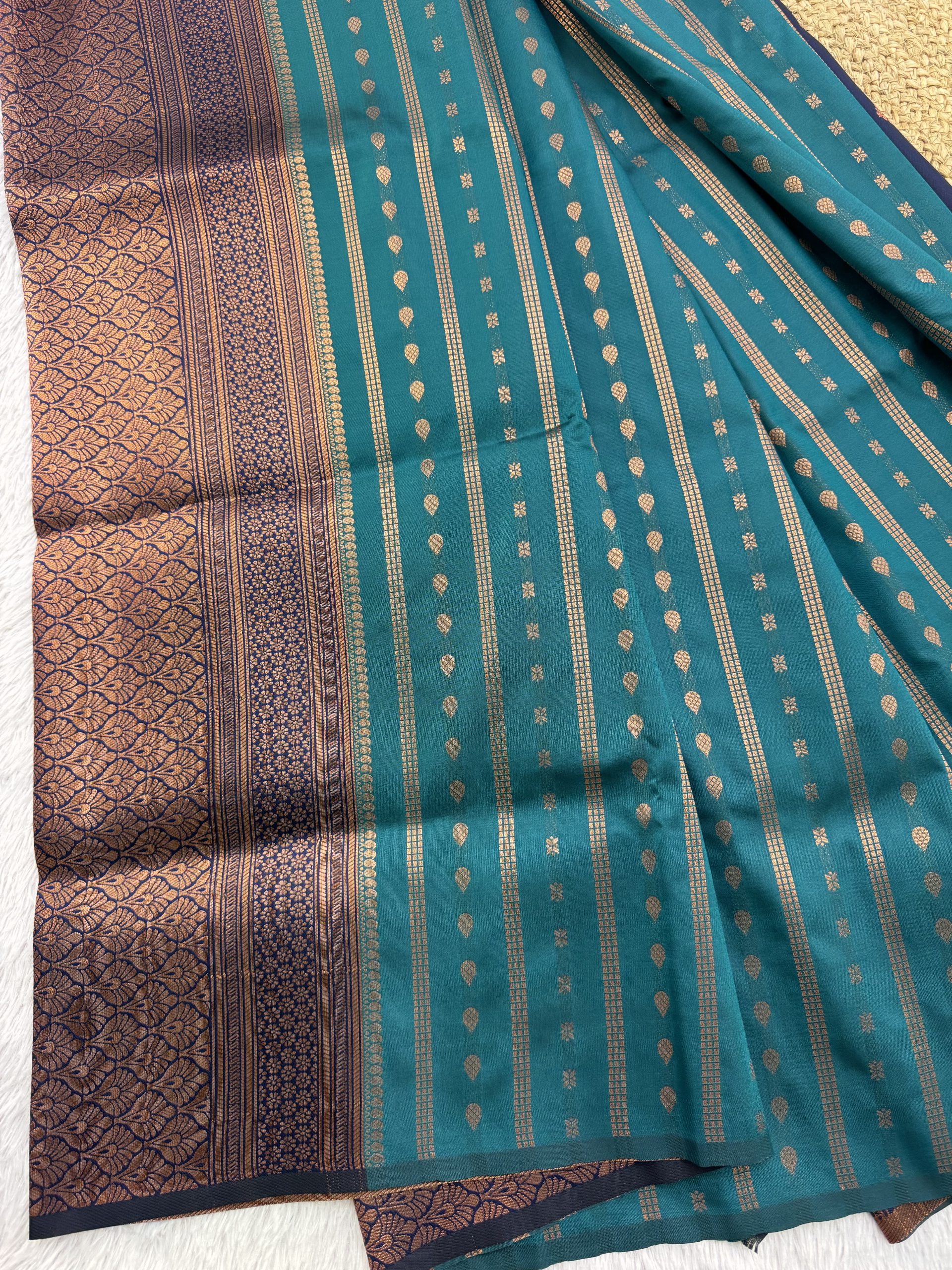 IMG_5465-scaled-2.jpeg Soft silk with contrast pallu - SY305 - Image 1