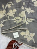 Vaarahi (saree) - Pastel grey - Image 2