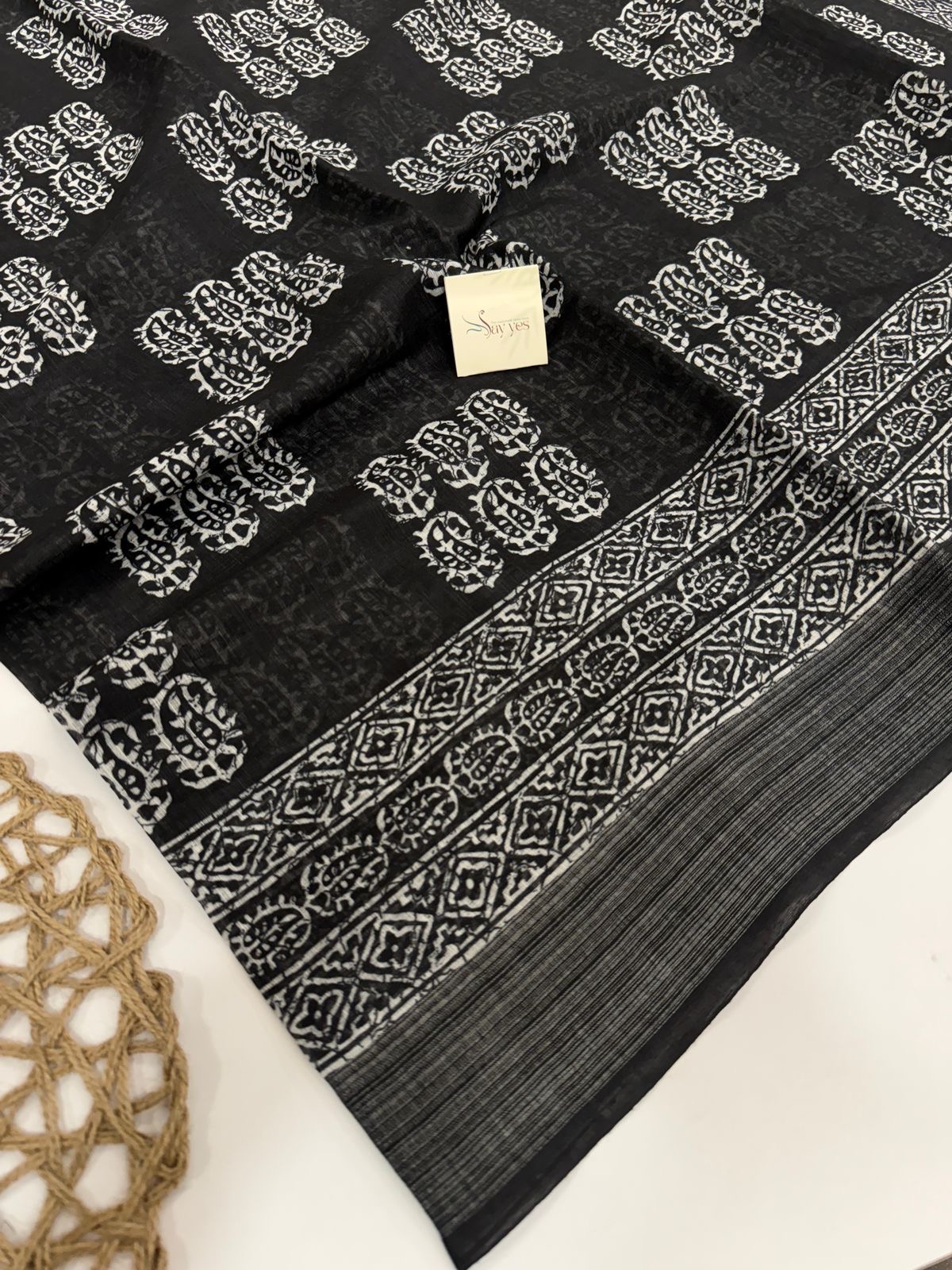 5328682e-94e1-4838-a30f-95993e242f74 Adlyn (Block printed Linen) - SY003 - Image 1