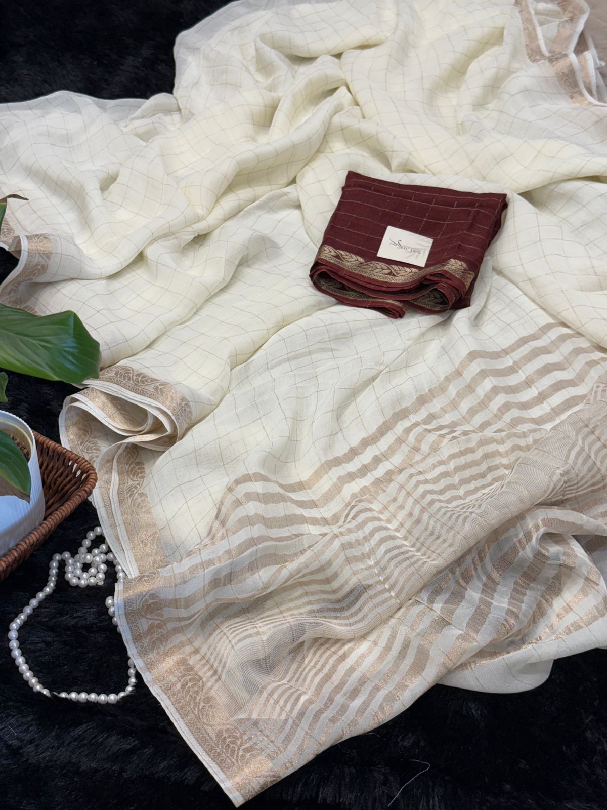 8c1ab7f2-3a5c-4da5-9a3e-4821ec193a76 Elara ( Viscose georgette) - Pearl white - Image 1